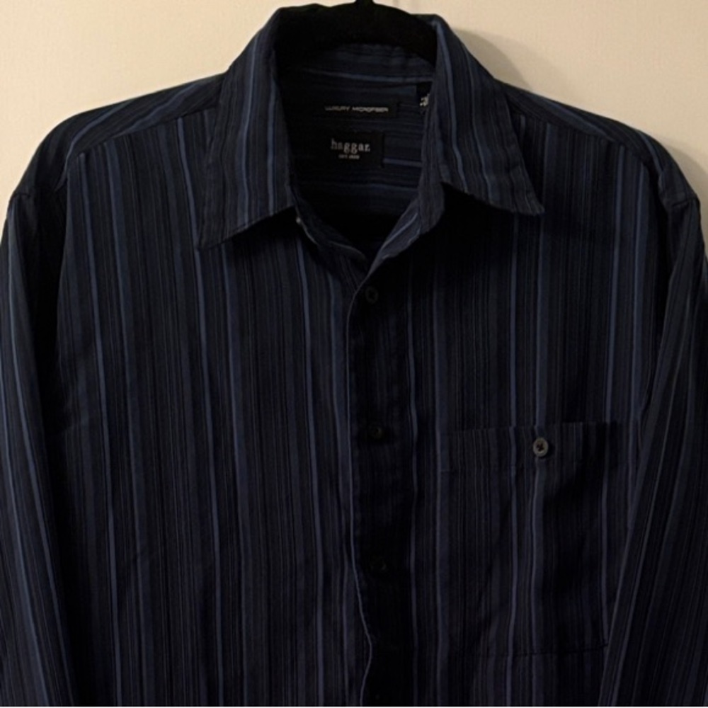 Haggar Men's Dark Blue Striped Button Down Shirt